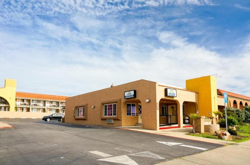 Comfort Inn Near Hearst Castle - Cambria ซานซิเมียน ภายนอก รูปภาพ